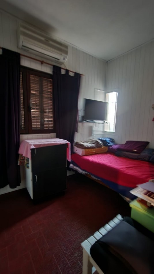 CASA A LA VENTA EN CALLE GOBERNADOR PARERA 
