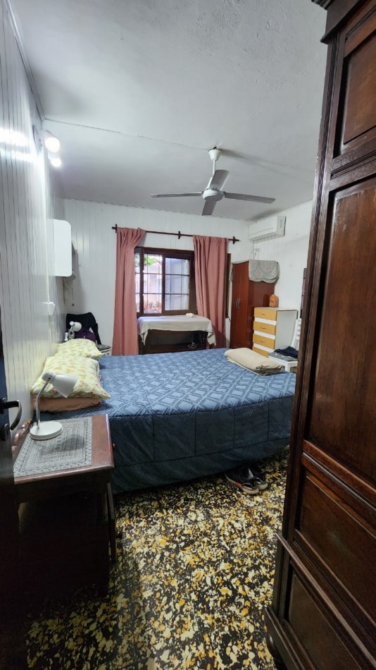 CASA A LA VENTA EN CALLE GOBERNADOR PARERA 
