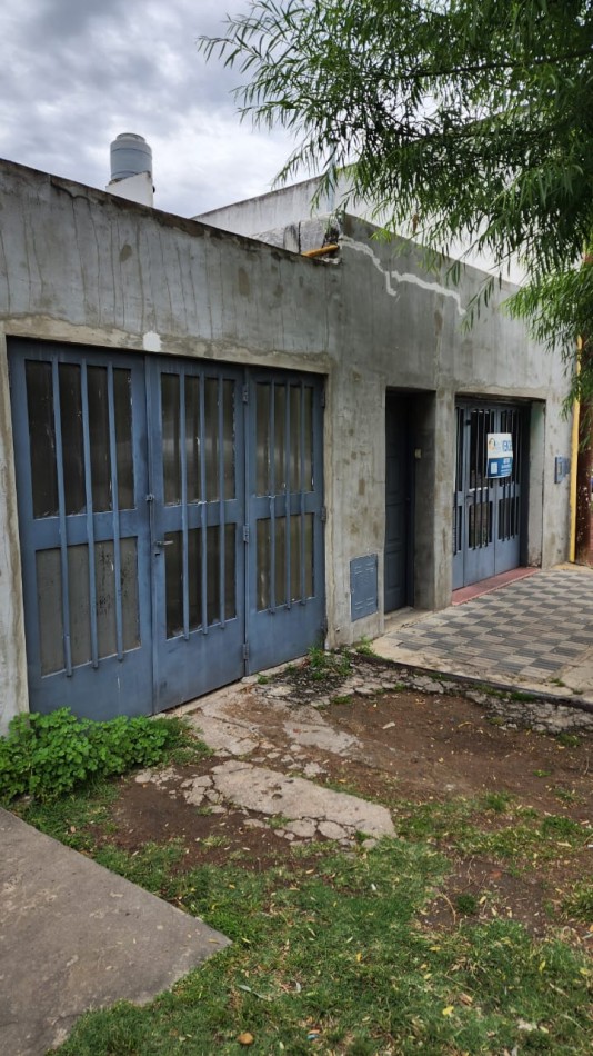 Casa en venta a reciclar  en Calle Lechiguanas! a 100 m de la Universidad Tecnologica Nacional