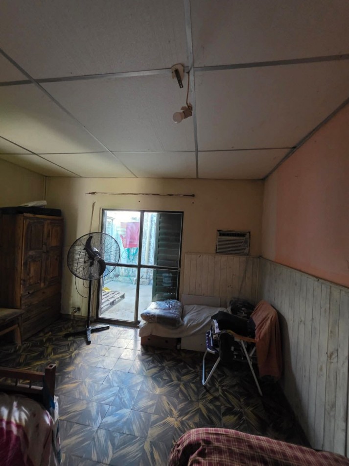 Casa en venta a reciclar  en Calle Lechiguanas! a 100 m de la Universidad Tecnologica Nacional