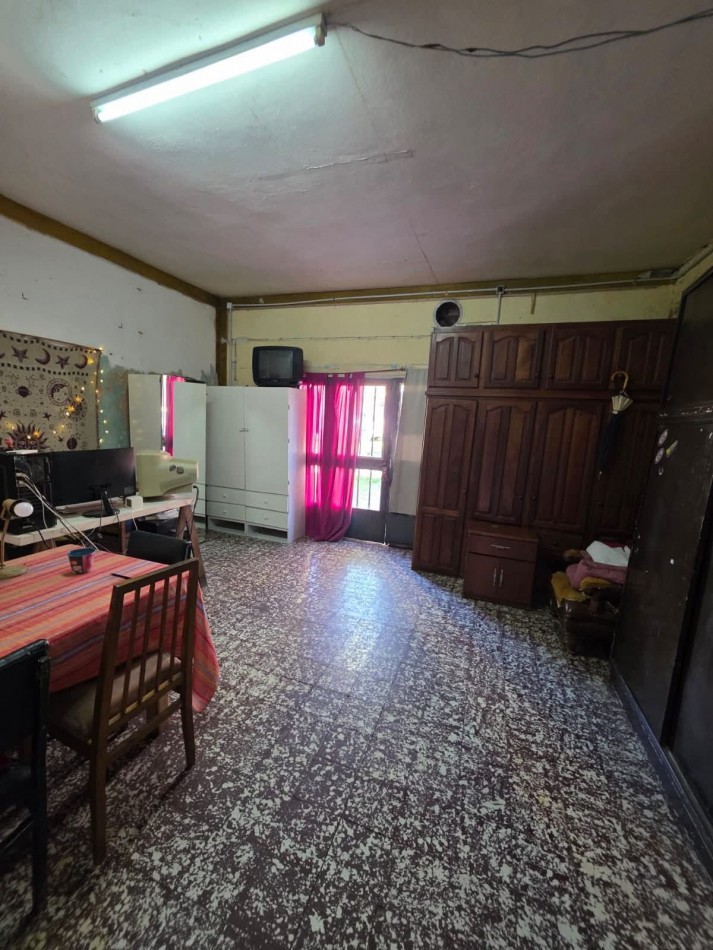 Casa en venta a reciclar  en Calle Lechiguanas! a 100 m de la Universidad Tecnologica Nacional
