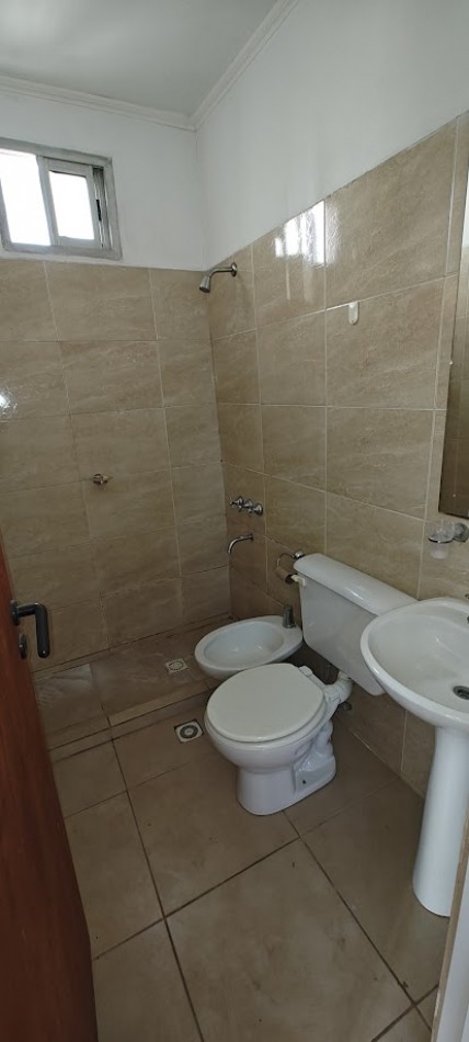 VENDO DEPTO C/ PATIO EN  CALLE LA PAZ 450, FRENTE A HOSPITAL DEL NIÑO