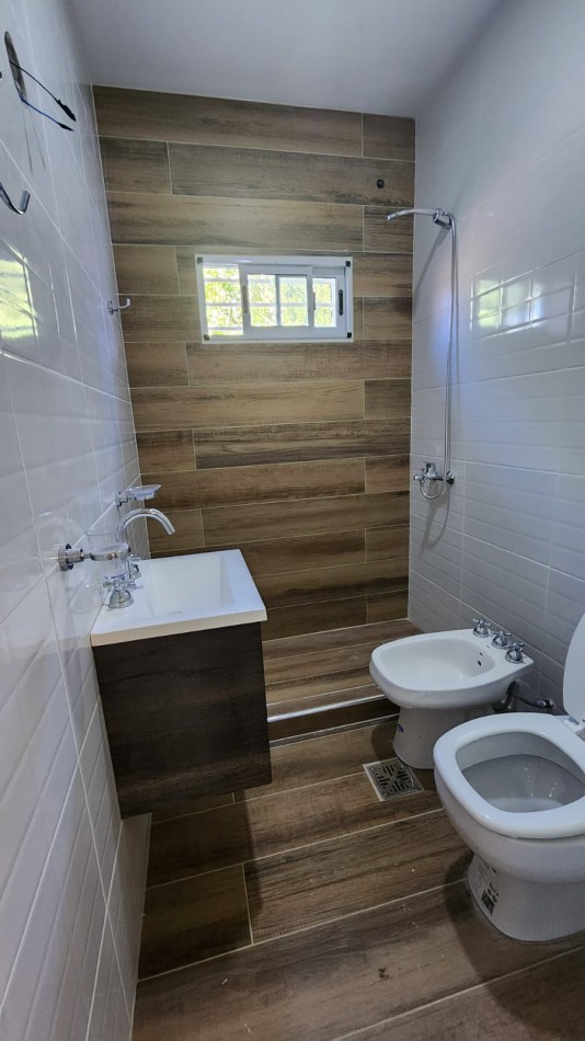 CASA A LA VENTA EN CALLE  GOBERNADOR  QUIROZ 1156