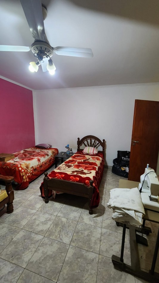 CASA A LA VENTA EN AVENIDA RAMIREZ CON QUINCHO Y PILETA 
