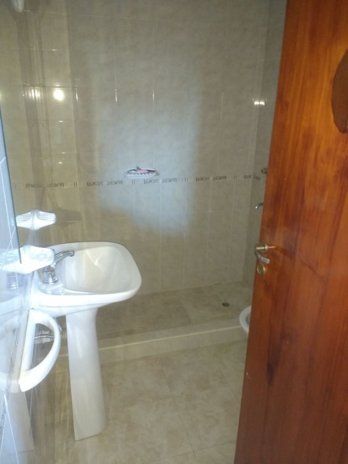 ALQUILO DUPLEX EN CALLE TOLEDO (zona Tibiletti y Ovidio Lagos)