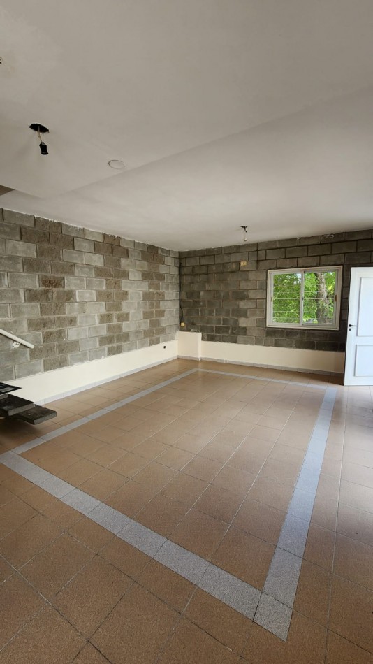 ALQUILO DUPLEX EN CALLE TOLEDO (zona Tibiletti y Ovidio Lagos)