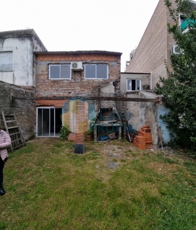 CALLE PRESIDENTE  PERON CASA A RECICLAR