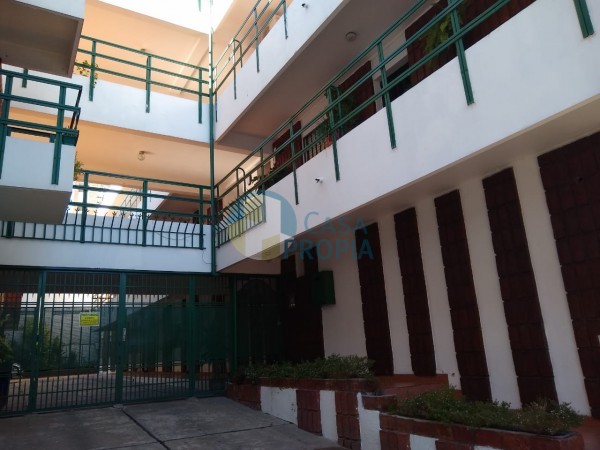 DEPARTAMENTO EN CALLE PELLEGRINI A METROS DE BAVIO 2º PISO POR ESCALERA.