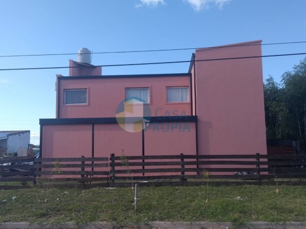 CASA A LA VENTA SAN BENITO CALLE ARTURO ILLIA