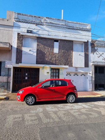 CASA A LA VENTA CALLE VILLAGUAY