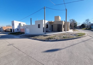 CASA A LA VENTA A ESTRENAR EN CALLE ISLA SOLEDAD Y PCIA DE  ENTRE RIOS 