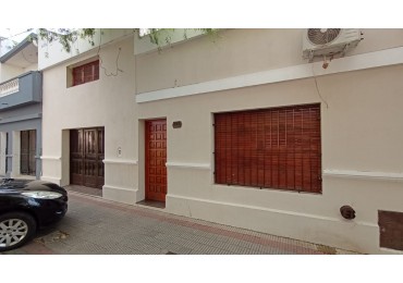 CALLE MENDOZA CASA A LA VENTA 