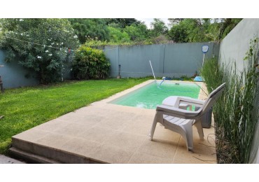 CASA A LA VENTA EN ZONA AV ZANNI Y CRISOLOGO LARRALDE 