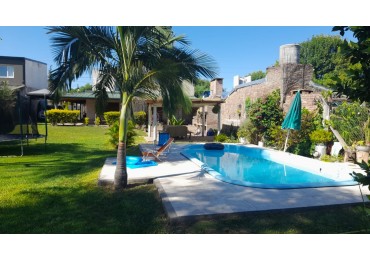 CASA A LA VENTA EN CALLE EL GUAYACAN 