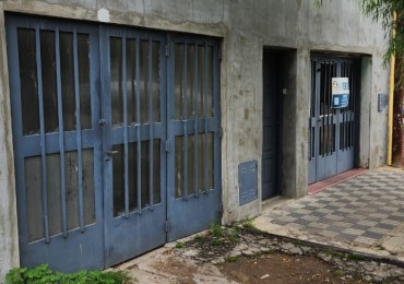 Casa en venta a reciclar  en Calle Lechiguanas! a 100 m de la Universidad Tecnologica Nacional