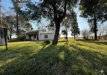 VENTA DE CASA DE CAMPO EN  AMPLIO LOTE EN PUERTO ALVEAR
