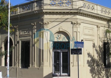 VENDO CASONA  PARA USO COMERCIAL  EN CALLE ALSINA Y FELICIANO (ESQUINA)