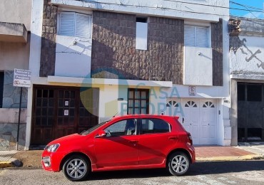CASA A LA VENTA CALLE VILLAGUAY